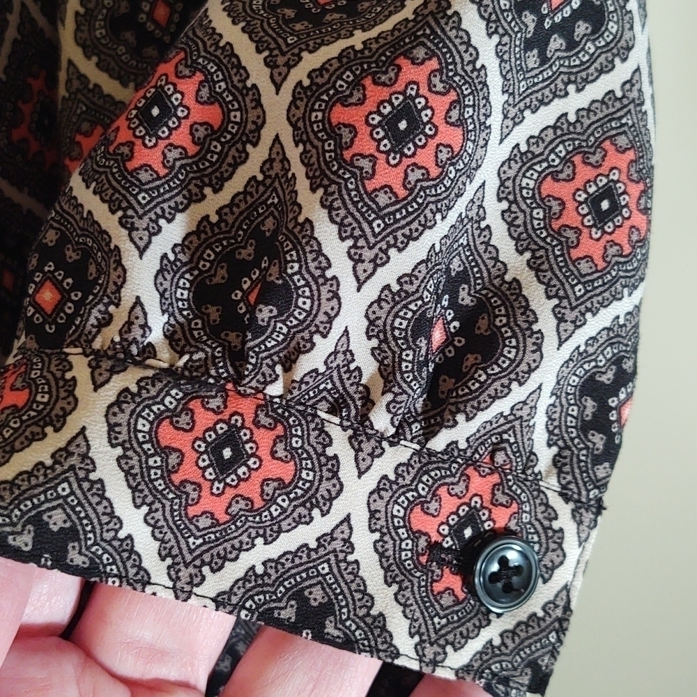 Ann Taylor Woman's Blouse - Picture 4 of 6